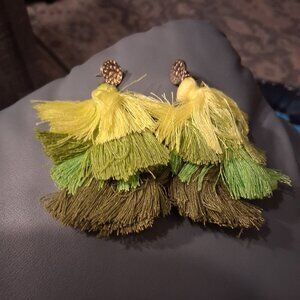 EARTHTONE FRINGE EARRINGSfinal price please cant afford any more discounts, stru